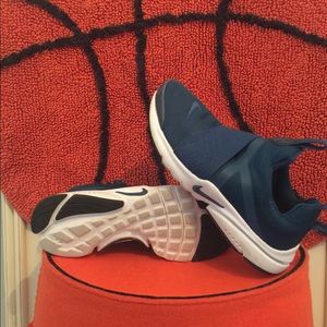 Nike Teal Slip-on Sneakers